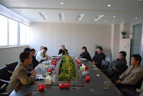 �Ϻ������f(xi��)��(hu��)&ldquo;��Α�(y��ng)��(du��)��(d��ng)ǰ����Σ�C(j��)&rdquo;��ӑ��(hu��)���D4��