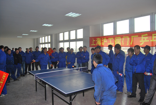 �Ϻ������y�T�S�ڶ������\(y��n)��(d��ng)��(hu��)ƹ�����ِ���D5��