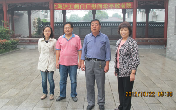 �Aͤ�(zh��n)����Ժ�I(l��ng)��(d��o)�c�����y�T���F(tu��n)�I(l��ng)��(d��o)��Ӱ