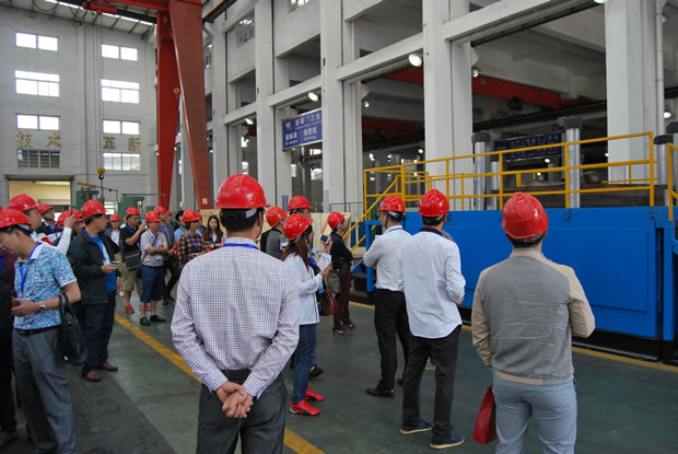 �Ϻ������y�T�S���F(tu��n)ȫ����(y��u)�㽛(j��ng)�N����Մ���������텢�^��˾���a(ch��n)�ӹ�܇�g���D 2��