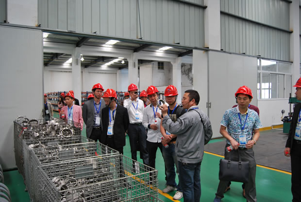 �Ϻ������y�T�S���F(tu��n)ȫ����(y��u)�㽛(j��ng)�N����Մ���������텢�^��˾���a(ch��n)�ӹ�܇�g���D 3��