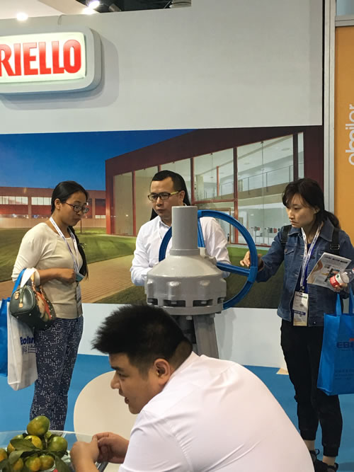 �ҹ�˾��չ 2016 �Ϻ����H������偠t�������|(zh��)��չ���D4��