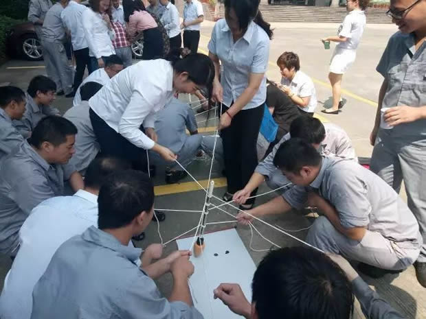 �Ϻ������y�T�S���ľ������P(y��ng)�ഺ���|(zh��)��չ��ӣ��D8��